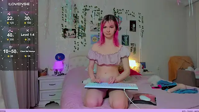 Snapshot of Neko_kitsune1 chatting on 12-12-24, 01:17 Neko kitsune1 online show from 12-12-24, 01:17