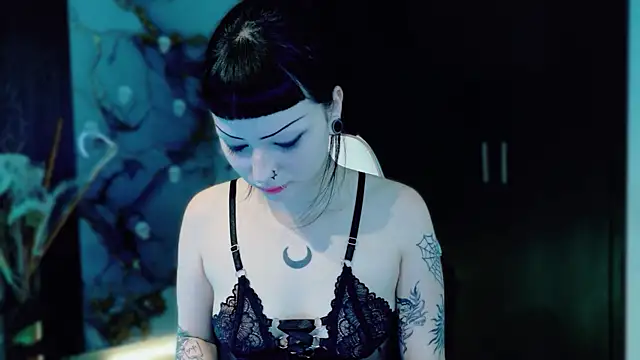 Madison Jackson online show from 11-24-25, 10:32