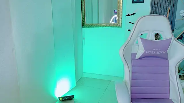 Madison Jackson online show from 04-11-26, 07:06