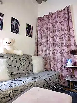 Charlotte Bayron online show from 10-26-25, 12:55