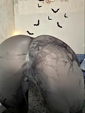 Snapshot of Erotic_Synth_Goddess chatting on 03-09-25, 05:49 Erotic Synth Goddess online show from 03-09-25, 05:49