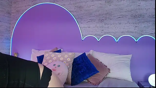 Giaa Ross online show from 03-27-26, 07:37