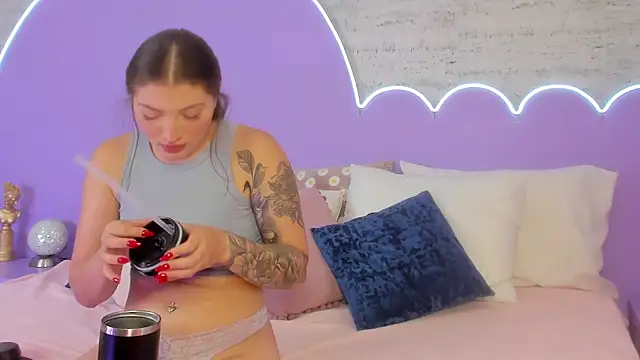 Giaa Ross online show from 12-19-25, 07:38