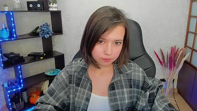 Lina Brownie online show from 01-25-25, 06:12