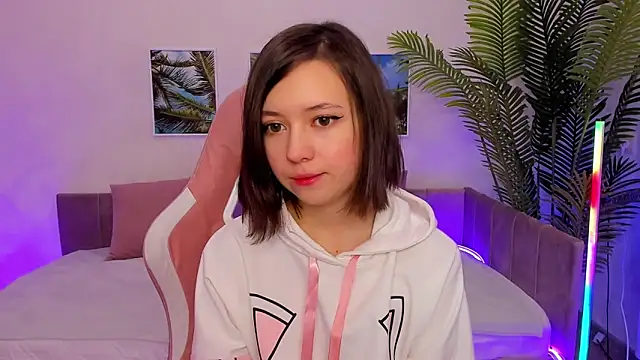 Lina Brownie online show from 02-28-25, 01:47