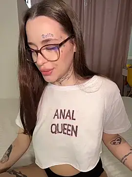 Snapshot of fuckdoll_18 chatting on 01-10-26, 08:09 fuckdoll 18 online show from 01-10-26, 08:09