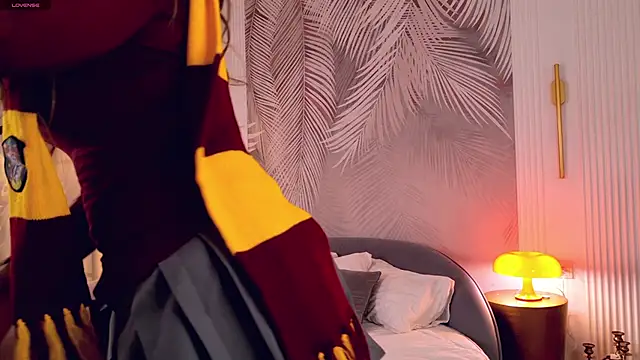 Miley Smile online show from 10-31-25, 04:42