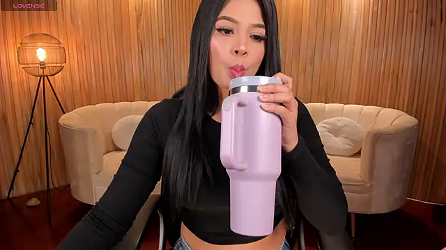 AlyssaDean online show from 10-17-25, 11:23