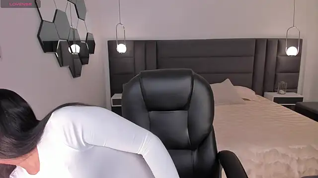 AlyssaDean online show from 11-11-25, 11:38