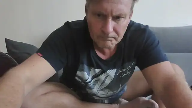 johnnym1 online show from 11-05-25, 12:52