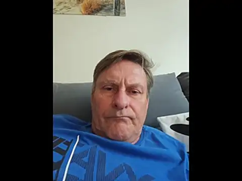 johnnym1 online show from 03-09-26, 04:21