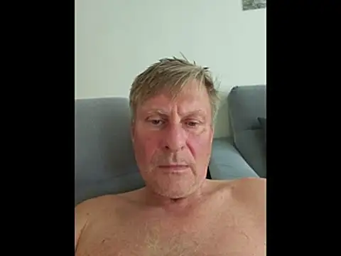 johnnym1 online show from 04-28-26, 02:32