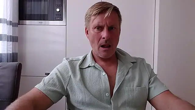 johnnym1 online show from 10-24-25, 10:25