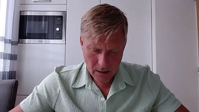 johnnym1 online show from 09-25-25, 10:43