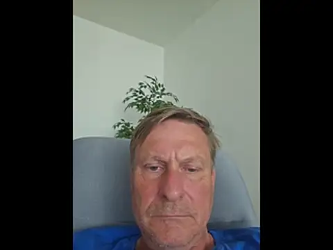 Snapshot of johnnym1 chatting on 05-24-26, 09:20 johnnym1 online show from 05-24-26, 09:20