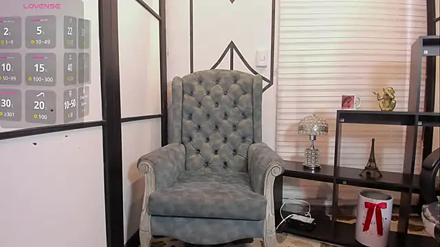 JuniorMorris  online show from 10-11-25, 08:43