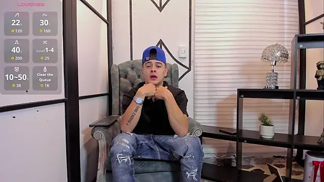 JuniorMorris  online show from 09-30-25, 09:54