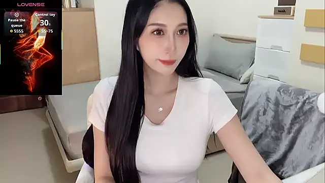 Snapshot of yu5888 chatting on 05-23-26, 10:25 yu5888 online show from 05-23-26, 10:25