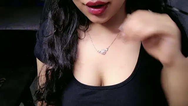 Snapshot of Spice-Summi chatting on 03-16-26, 01:48 Spice-Summi online show from 03-16-26, 01:48