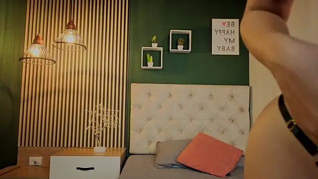 madison little  online show from 09-14-25, 04:51