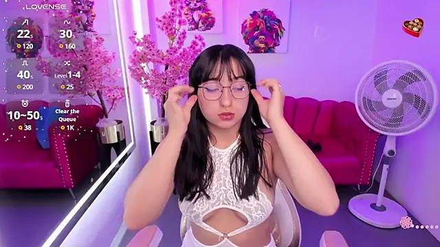 Snapshot of Miss_dolly_ chatting on 02-07-25, 12:39 Miss dolly  online show from 02-07-25, 12:39