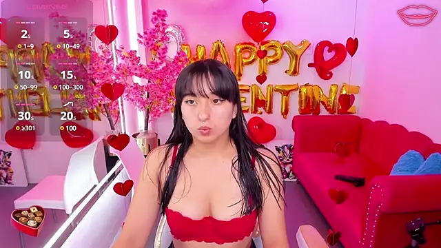 Snapshot of Miss_dolly_ chatting on 02-14-25, 11:31 Miss dolly  online show from 02-14-25, 11:31