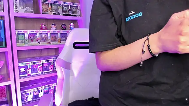 Snapshot of Victoria_se chatting on 03-17-26, 05:43 Victoria se online show from 03-17-26, 05:43