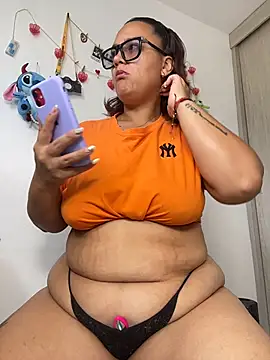 Snapshot of keirabbw chatting on 02-08-26, 06:05 keirabbw online show from 02-08-26, 06:05