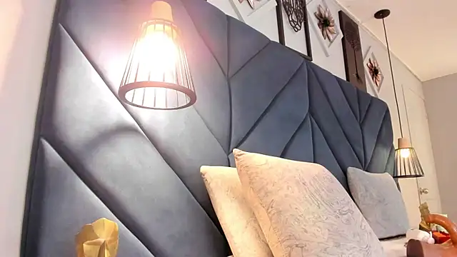 Snapshot of sarita_hills chatting on 02-18-26, 04:32 sarita hills online show from 02-18-26, 04:32