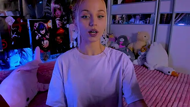 Snapshot of Cute__Pony chatting on 12-01-25, 12:11 Cute Pony online show from 12-01-25, 12:11