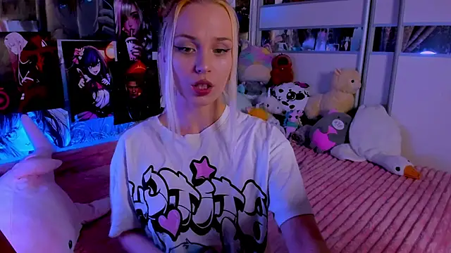 Snapshot of Cute__Pony chatting on 10-18-25, 08:33 Cute Pony online show from 10-18-25, 08:33