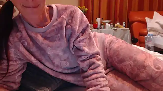 Snapshot of LovelyAndraGirl chatting on 09-27-25, 12:28 LovelyAndraGirl online show from 09-27-25, 12:28