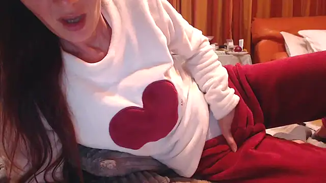 Snapshot of LovelyAndraGirl chatting on 09-30-25, 02:06 LovelyAndraGirl online show from 09-30-25, 02:06