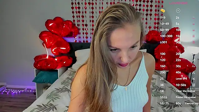 Kelly Hardy online show from 02-14-25, 01:23