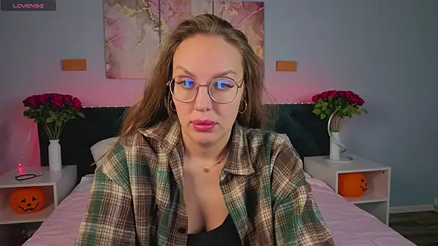 Kelly Hardy online show from 11-10-25, 01:10