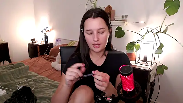 Snapshot of Lenas_Room chatting on 05-28-26, 06:54 Lenas Room online show from 05-28-26, 06:54