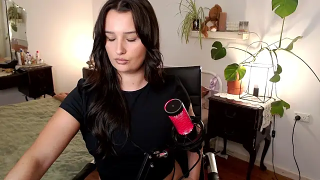 Snapshot of Lenas_Room chatting on 05-25-26, 05:51 Lenas Room online show from 05-25-26, 05:51