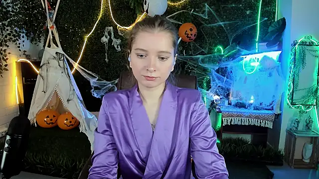 MayaSinabon online show from 10-21-25, 09:09