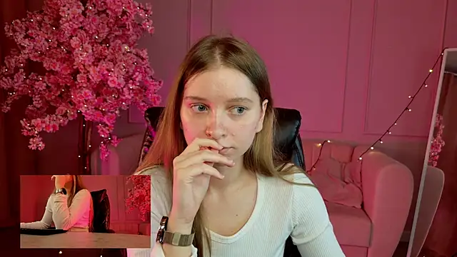MayaSinabon online show from 03-11-25, 12:06