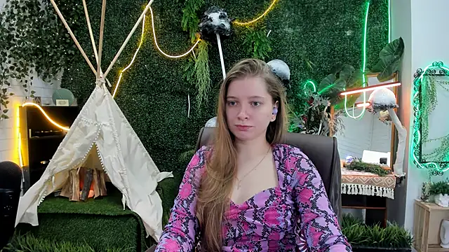 MayaSinabon online show from 09-29-25, 05:14