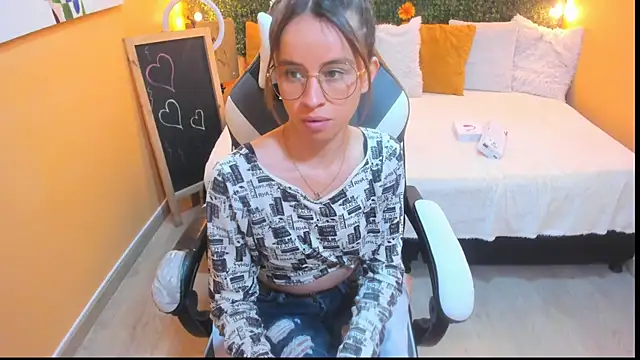 Violeta Hernandez online show from 12-10-24, 12:38