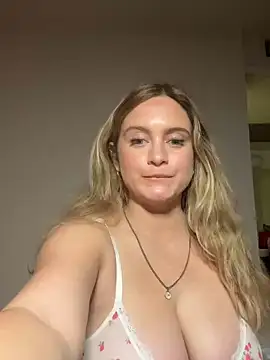 Sophie Raegan online show from 04-22-26, 04:14