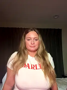 Sophie Raegan online show from 12-17-25, 12:21