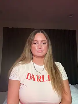 Snapshot of Sophie_Raegan chatting on 02-02-26, 08:57 Sophie Raegan online show from 02-02-26, 08:57