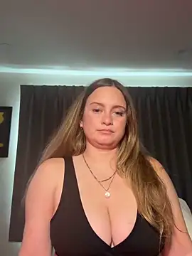 Snapshot of Sophie_Raegan chatting on 02-19-26, 09:23 Sophie Raegan online show from 02-19-26, 09:23