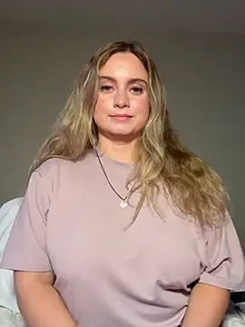Sophie Raegan online show from 04-18-26, 03:47