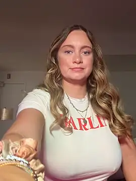 Snapshot of Sophie_Raegan chatting on 02-27-26, 03:45 Sophie Raegan online show from 02-27-26, 03:45