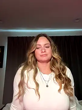 Sophie Raegan online show from 12-22-25, 03:56