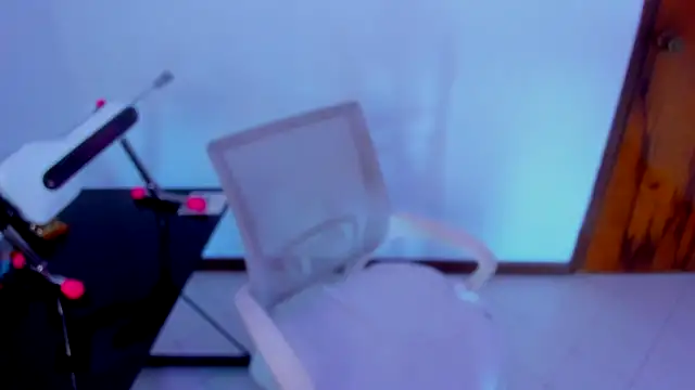 sofialove   online show from 04-23-26, 12:50