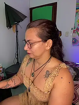 Snapshot of Amarantha_666 chatting on 06-10-26, 10:33 Amarantha 666 online show from 06-10-26, 10:33